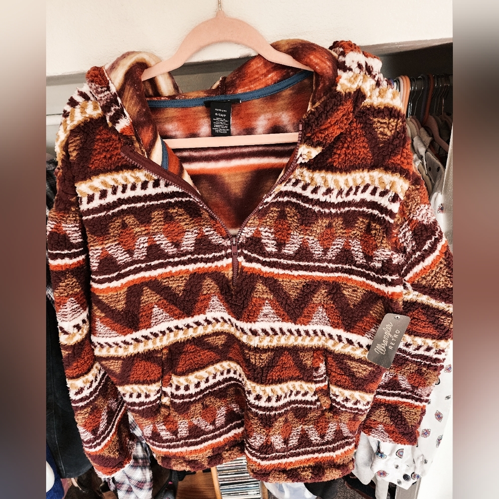 *NWT* "WRANGLER RETRO " WOMEN'S CAMPFIRE SHERPA HOODIE - MULTI